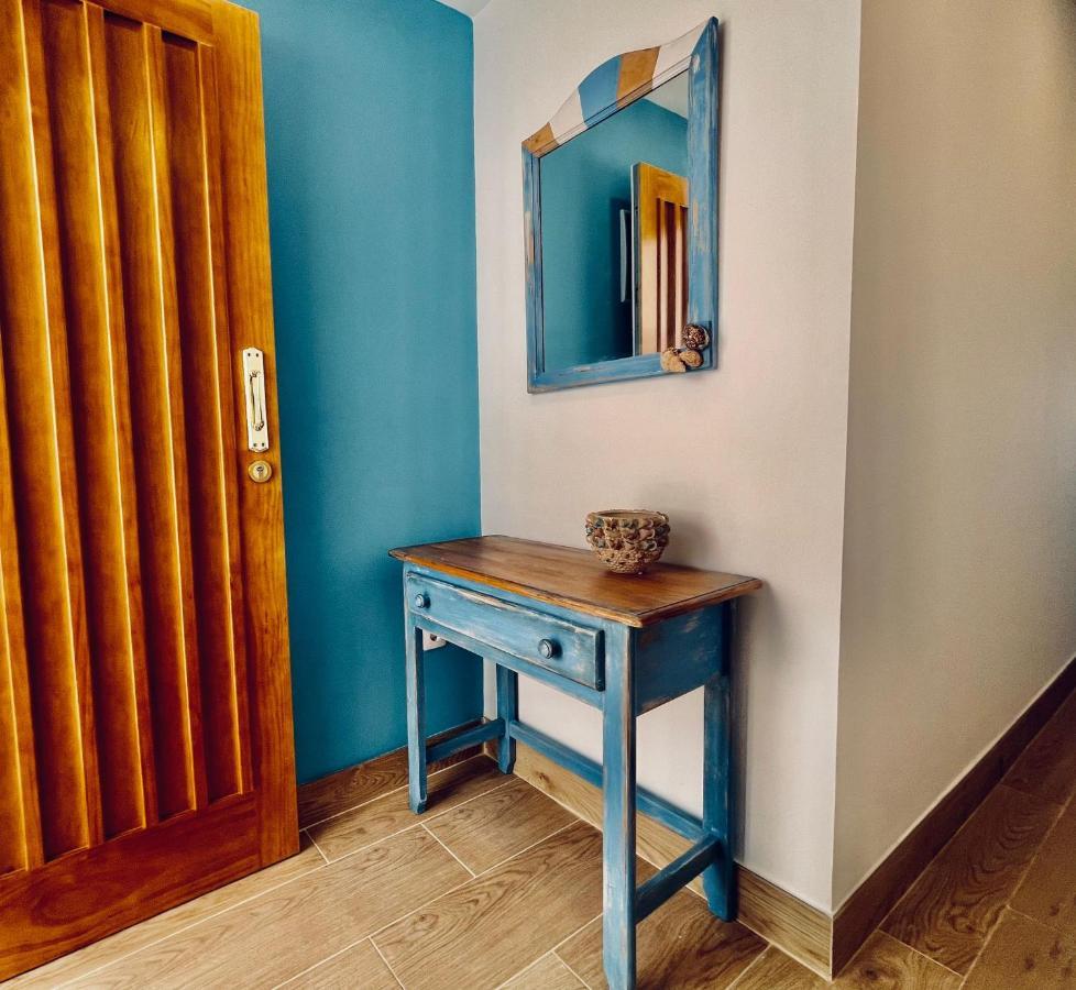 Paraiso Designer Conditioned With Terrace Apartment
